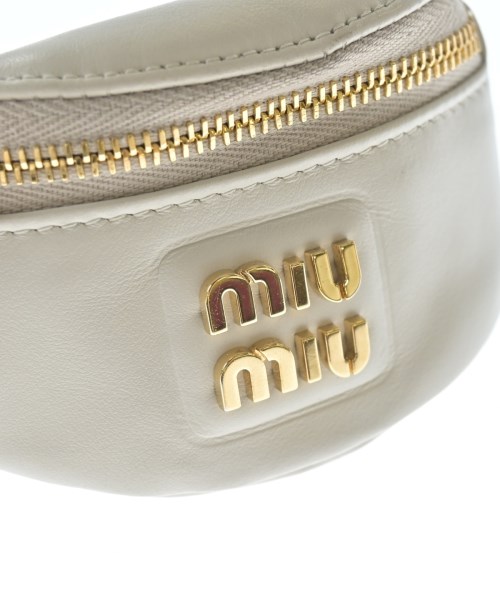 Miu Miu（ミュウミュウ）ブレスレット・バングル 白 サイズ:- レディース/2200692445051