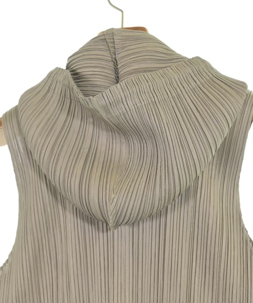 PLEATS PLEASE（プリーツプリーズ）ベスト ベージュ サイズ:3(L位) レディース/2200641298028