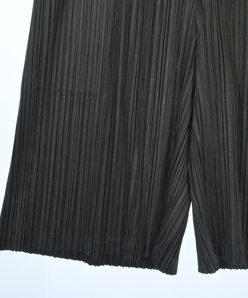 PLEATS PLEASE（プリーツプリーズ）ショートパンツ カーキ サイズ:-(M位) レディース/2200624422129