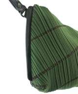 PLEATS PLEASE（プリーツプリーズ）クラッチバッグ 緑 サイズ:- レディース/2200626304041