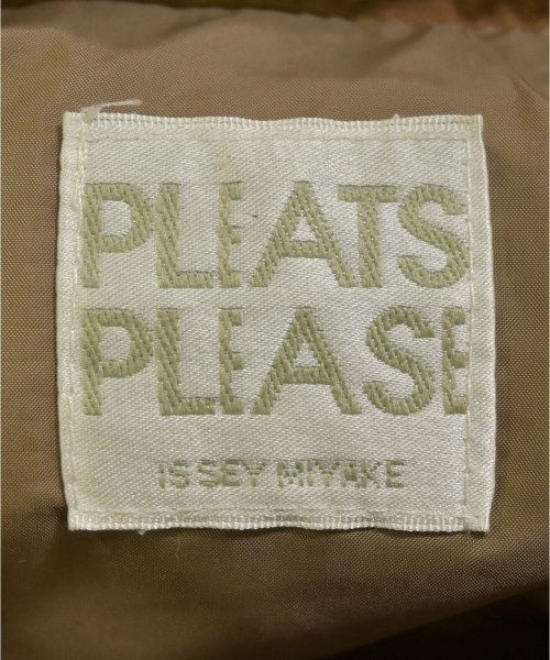 PLEATS PLEASE（プリーツプリーズ）ダウンジャケット/ダウンベスト 茶 サイズ:4(XL位) レディース/2200661471012