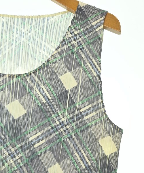 PLEATS PLEASE（プリーツプリーズ）カジュアルシャツ 白 サイズ:3(L位) レディース/2200671725266