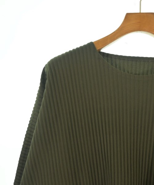 ISSEY MIYAKE MEN（イッセイ　ミヤケ　メン）Tシャツ・カットソー カーキ サイズ:2(M位) メンズ/2200638207101