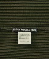 ISSEY MIYAKE MEN（イッセイ　ミヤケ　メン）Tシャツ・カットソー カーキ サイズ:2(M位) メンズ/2200638207101