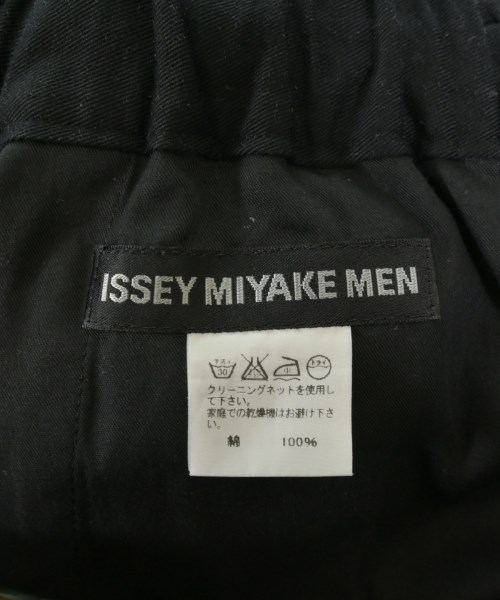 ISSEY MIYAKE MEN（イッセイ　ミヤケ　メン）ショートパンツ 黒 サイズ:3(L位) メンズ/2200631798347
