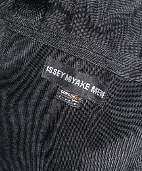 ISSEY MIYAKE MEN（イッセイ　ミヤケ　メン）バックパック・リュック 黒 サイズ:- メンズ/2200621700015