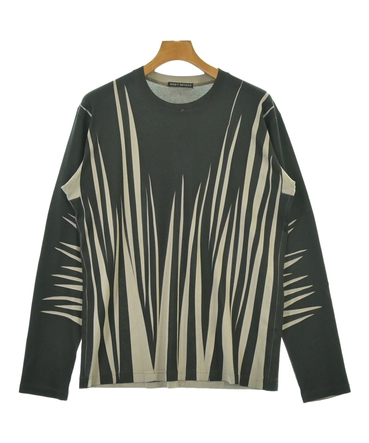 ISSEY MIYAKE（イッセイミヤケ）Tシャツ・カットソー 黒 サイズ:2(M位