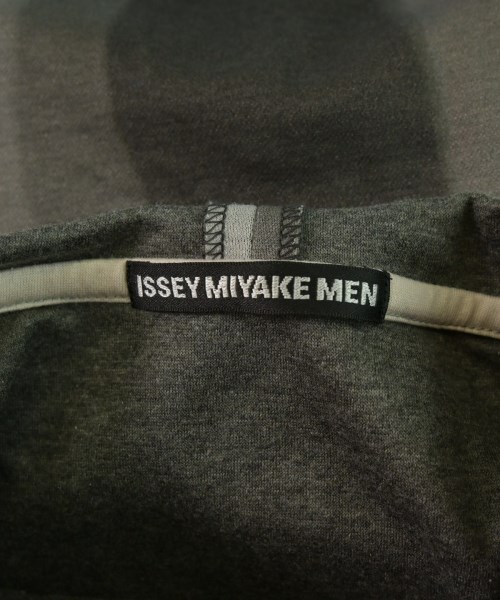 ISSEY MIYAKE MEN（イッセイ　ミヤケ　メン）Tシャツ・カットソー グレー サイズ:3(L位) メンズ/2200651902038