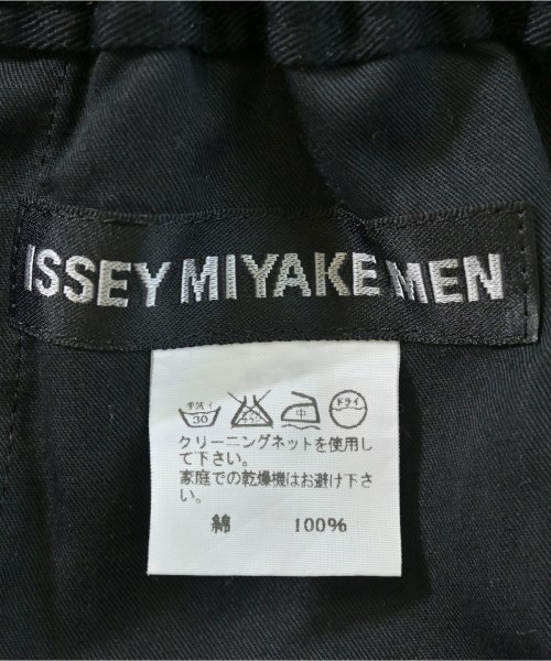 ISSEY MIYAKE MEN（イッセイ　ミヤケ　メン）ショートパンツ 黒 サイズ:3(L位) メンズ/2200661074046