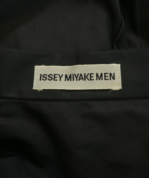 ISSEY MIYAKE MEN（イッセイ　ミヤケ　メン）カジュアルシャツ 黒 サイズ:L メンズ/2200636290037