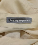 ISSEY MIYAKE MEN（イッセイ　ミヤケ　メン）カジュアルシャツ ベージュ サイズ:F メンズ/2200647606049