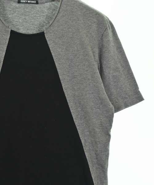 ISSEY MIYAKE MEN（イッセイ　ミヤケ　メン）Tシャツ・カットソー グレー サイズ:2(M位) メンズ/2200700380053