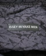 ISSEY MIYAKE MEN（イッセイ　ミヤケ　メン）カジュアルシャツ 紺 サイズ:2(M位) メンズ/2200704037038