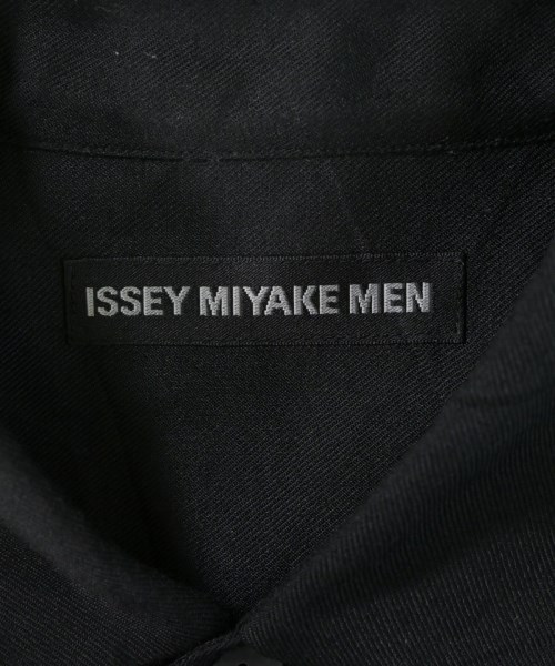 ISSEY MIYAKE MEN（イッセイ　ミヤケ　メン）カジュアルシャツ 黒 サイズ:3(L位) メンズ/2200705742047
