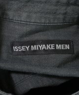 ISSEY MIYAKE MEN（イッセイ　ミヤケ　メン）カジュアルシャツ グレー サイズ:2(M位) メンズ/2200705742061