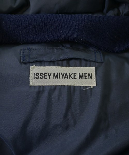 ISSEY MIYAKE MEN（イッセイ　ミヤケ　メン）ダウンコート 紺 サイズ:M メンズ/2200662699019