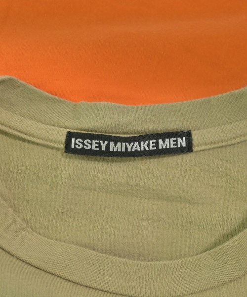 ISSEY MIYAKE MEN（イッセイ　ミヤケ　メン）Tシャツ・カットソー カーキ サイズ:2(M位) メンズ/2200730969181