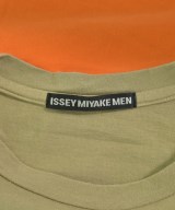 ISSEY MIYAKE MEN（イッセイ　ミヤケ　メン）Tシャツ・カットソー カーキ サイズ:2(M位) メンズ/2200730969181