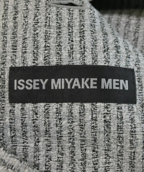 ISSEY MIYAKE MEN（イッセイ　ミヤケ　メン）カジュアルジャケット グレー サイズ:2(M位) メンズ/2200734635143