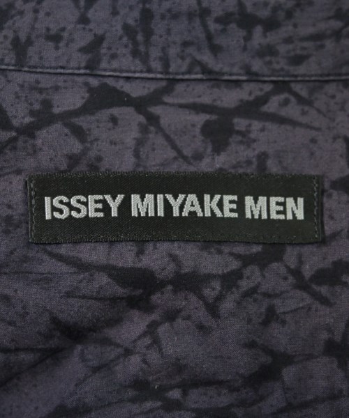ISSEY MIYAKE MEN（イッセイ　ミヤケ　メン）カジュアルシャツ 紺 サイズ:2(M位) メンズ/2200685374016