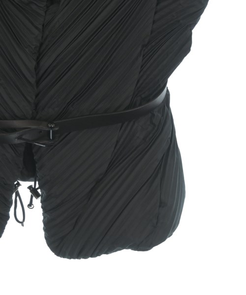 ERMANNO SCERVINO（エルマノシェルビーノ）ダウンジャケット/ダウンベスト 黒 サイズ:38(S位) レディース/2200697344021