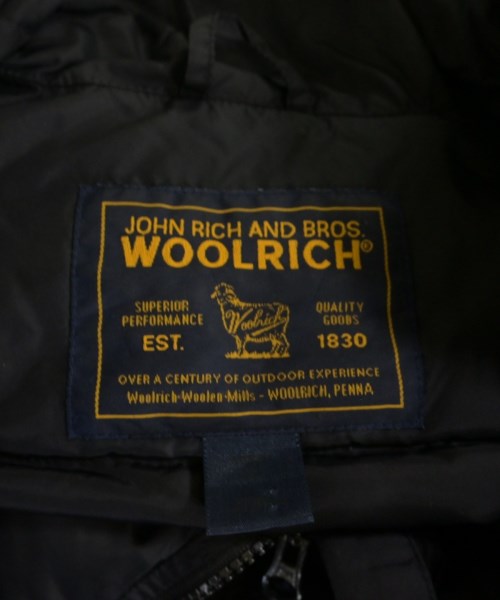 WOOLRICH（ウールリッチ）ダウンジャケット/ダウンベスト 黒 サイズ:M メンズ/2200643334014