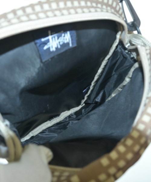 STUSSY（ステューシー）ショルダーバッグ ベージュ サイズ:- メンズ/2200669499117