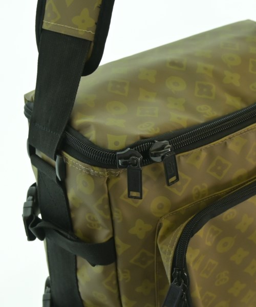 STUSSY（ステューシー）ショルダーバッグ ベージュ サイズ:- メンズ/2200658995125