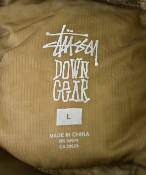 STUSSY（ステューシー）ダウンジャケット/ダウンベスト 茶 サイズ:L メンズ/2200648068037