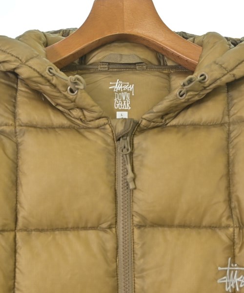 STUSSY（ステューシー）ダウンジャケット/ダウンベスト 茶 サイズ:L メンズ/2200648068037