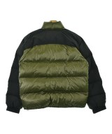 STUSSY（ステューシー）ダウンジャケット/ダウンベスト カーキ サイズ:M メンズ/2200705875028