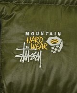 STUSSY（ステューシー）ダウンジャケット/ダウンベスト カーキ サイズ:M メンズ/2200705875028