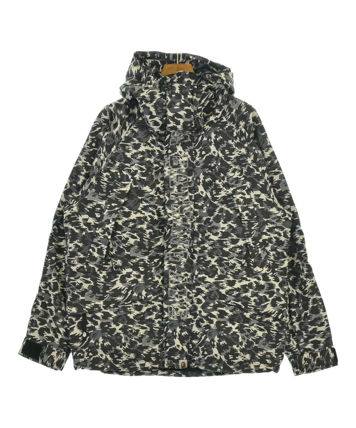 A BATHING APE（アベイシングエイプ）マウンテンパーカー 黒 サイズ:M