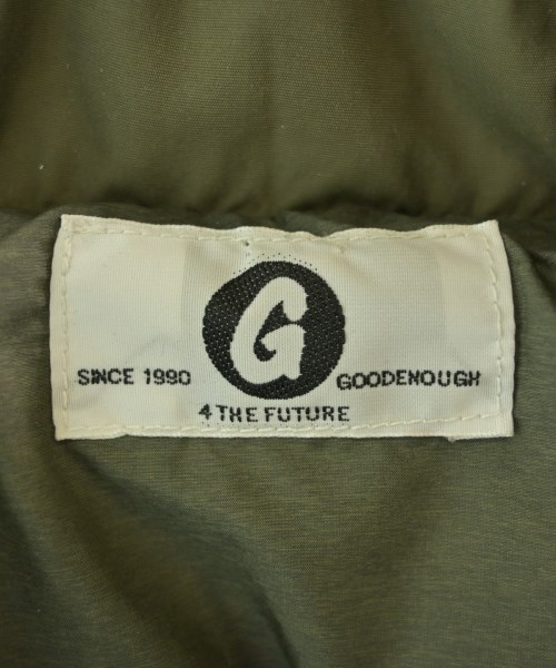 GOODENOUGH（グッドイナフ）ダウンジャケット/ダウンベスト カーキ サイズ:S メンズ/2200667540019