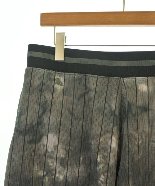 Supreme（シュプリーム）ショートパンツ グレー サイズ:M メンズ/2200637405027