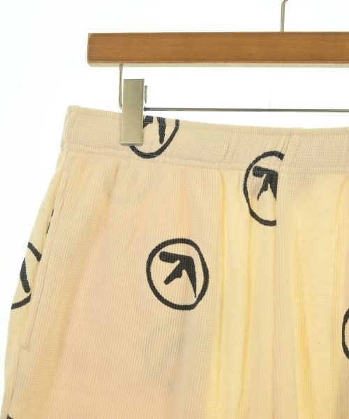 Supreme（シュプリーム）ショートパンツ 白 サイズ:M メンズ/2200640039042