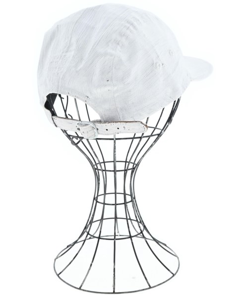 Supreme（シュプリーム）キャップ 白 サイズ:ONE メンズ/2200621819021