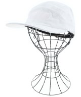 Supreme（シュプリーム）キャップ 白 サイズ:ONE メンズ/2200621819021