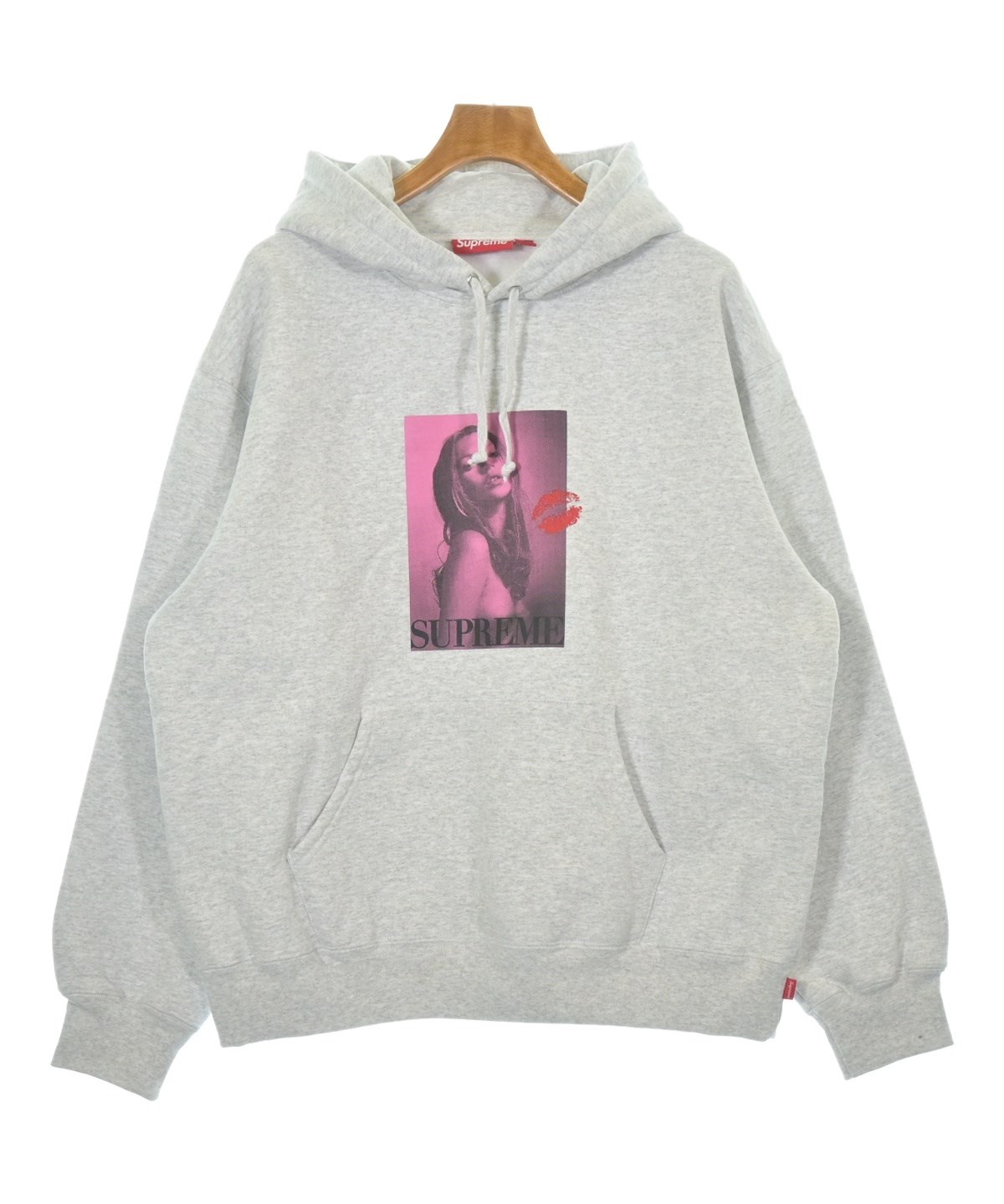 シュプリーム　パーカー　Lサイズ 2023モデルと比較】シュプリームパーカーのサイズ感は？MとLを比べて