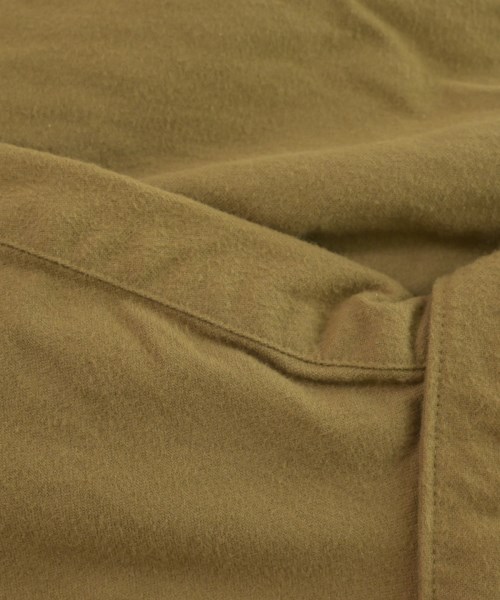 Supreme（シュプリーム）カジュアルシャツ ベージュ サイズ:M メンズ/2200659488114