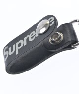 Supreme（シュプリーム）キーケース・キーホルダー 黒 サイズ:- メンズ/2200714952062