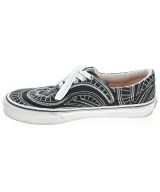 Supreme（シュプリーム）スニーカー 黒 サイズ:UK10 1/2(29cm位) メンズ/2200720901030