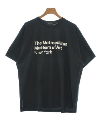 ［完売品］O.U.T 美品 XL 希少 岡田を追え!! Tシャツ 黒 サイズXL Deluxe（デラックス）Tシャツ・カットソー 黒 サイズ:XL メンズ