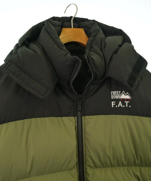 FAT（エフエーティー）ダウンジャケット/ダウンベスト カーキ サイズ:FAT(XL位) メンズ/2200654017036
