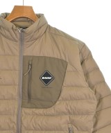 F.C.R.B（エフシーアールビー）ダウンジャケット/ダウンベスト ベージュ サイズ:M メンズ/2200641879012