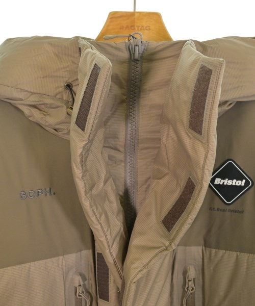 F.C.R.B（エフシーアールビー）ダウンジャケット/ダウンベスト ベージュ サイズ:S メンズ/2200644265010