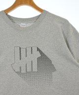 UNDEFEATED（アンディフィーテッド）Tシャツ・カットソー グレー サイズ:M メンズ/2200563316152