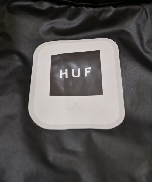 HUF（ハフ）ダウンジャケット/ダウンベスト 黒 サイズ:M メンズ/2200672945199