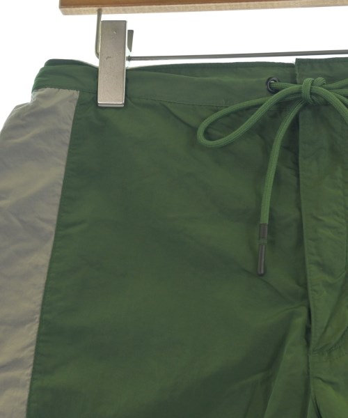 OFF-WHITE（オフホワイト）ショートパンツ 緑 サイズ:M メンズ/2200651730068