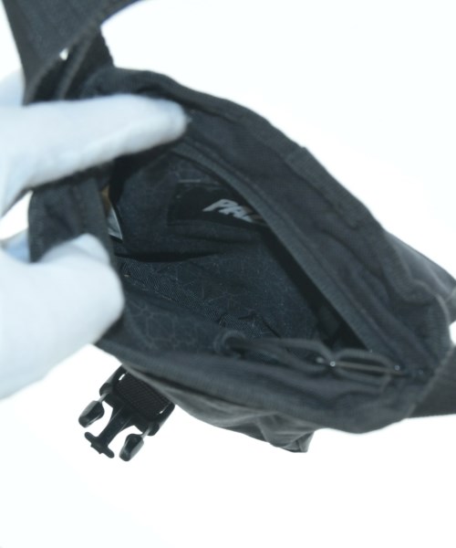 PALACE（パレス）ショルダーバッグ 黒 サイズ:- メンズ/2200635781024